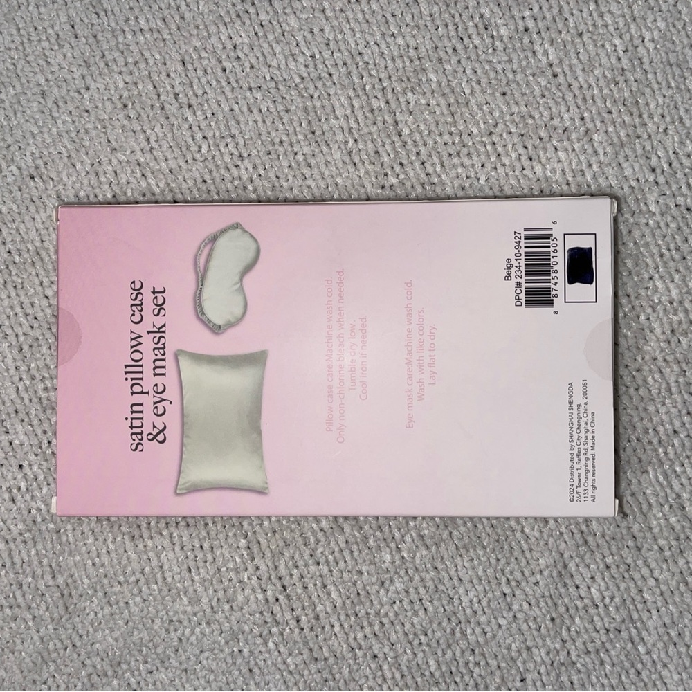 🎁 NIB Satin Pillow Case & Eye Mask Set - Beige - Picture 4 of 4
